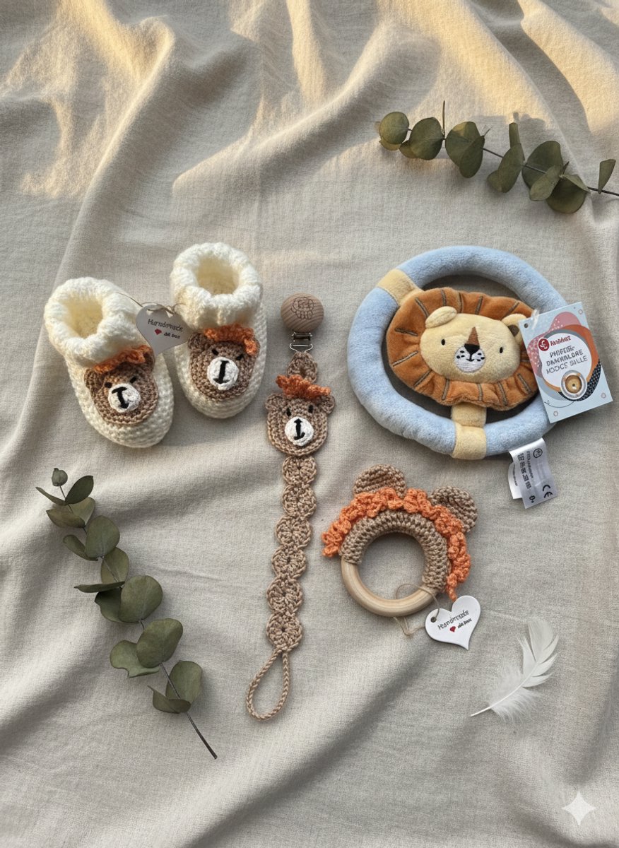 Maminobaby.nl | Baby geschenkset jongens | Handgehaakte babyslofjes | Handgemaakte bijtring | Handgemaakte speenkoord | Babyshower | Babyslofjes 0–6 maanden | Handgemaakt babycadeau| Uniek baby cadeau | Kraamcadeau |