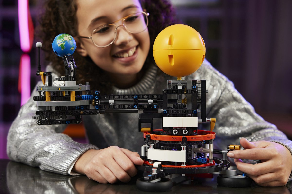 LEGO Technic De aarde en de maan in beweging - 42179 — afbeelding 18