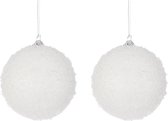 2x Witte sneeuw kerstballen/sneeuwballen 8 cm - Kerstboomversiering/kerstversiering/boomversiering