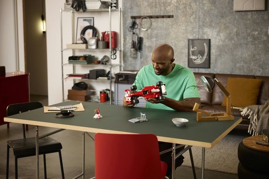 LEGO Icons Ferrari F2004 en Michael Schumacher - 11375