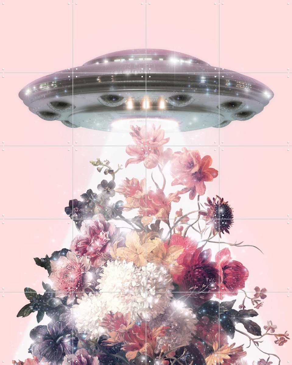 IXXI UFO, Paul Fuentes - 80 x 100 cm - Gratis ophangtool - Grote wanddecoratie en posters - Kleurrijk, Fotografie, Pop art, Speels, Vintage, Digitale