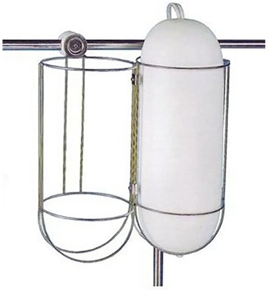 Metalen houder met één cilinder voor een stootwillen van 25x56cm, aan een stang bevestigd.