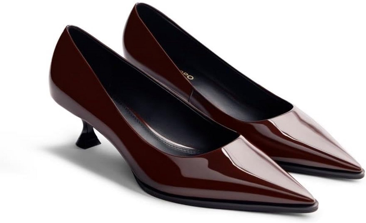 Elegante Dames Pumps met Lakleren Look en Lage Kittenhak