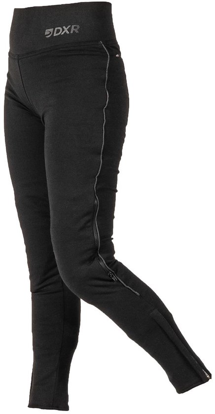 Zwarte legging met reflecterende biezen langs de zijkant en ritsen aan de onderkant.