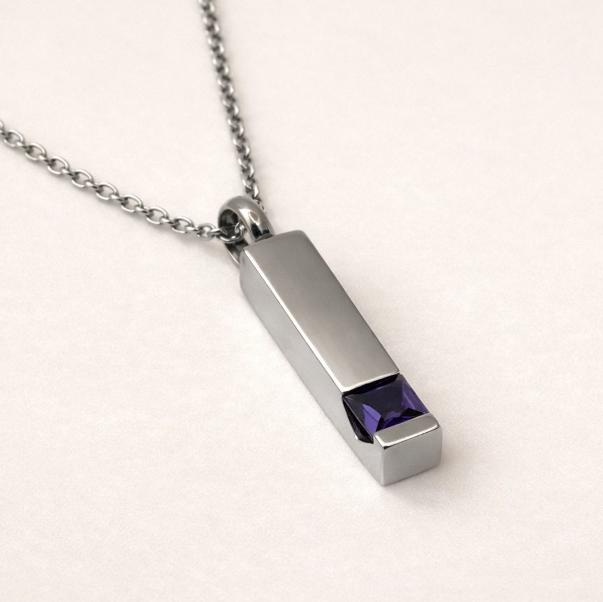 Assieraad - Ashanger - Ashanger met ketting - Mini urn - Geboortesteen Amethist - Februari - Zilverkleurig