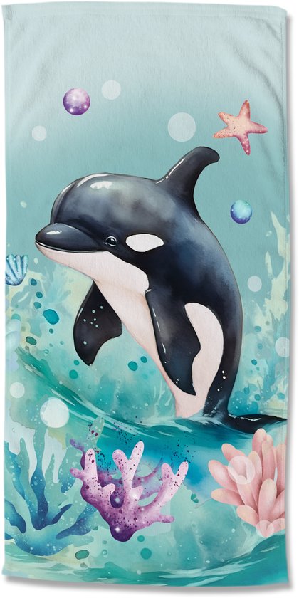 Strandlaken met orka, zeester, schelp en koraal in een aquarel stijl.