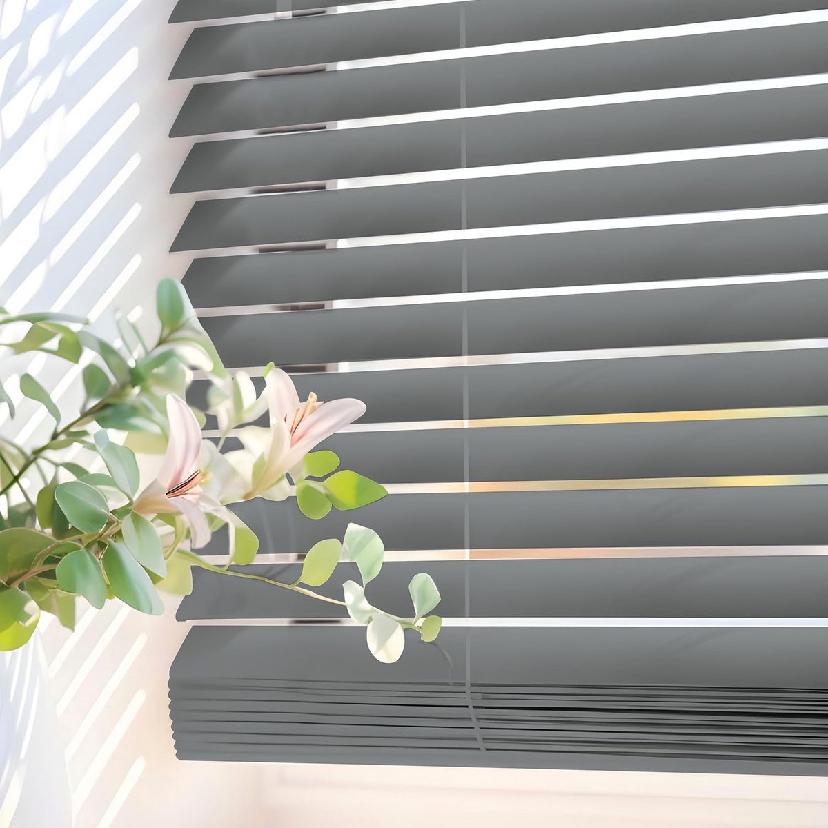 Privacy Jaloezieën PVC-Vinyl Grijs 150x160 cm - Eenvoudige Montage Muur of Plafond