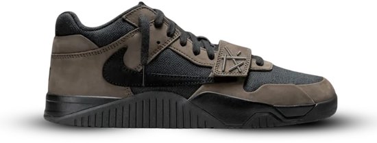 Bruine en zwarte lage sneaker met klittenbandsluiting, veters en zwarte zool.