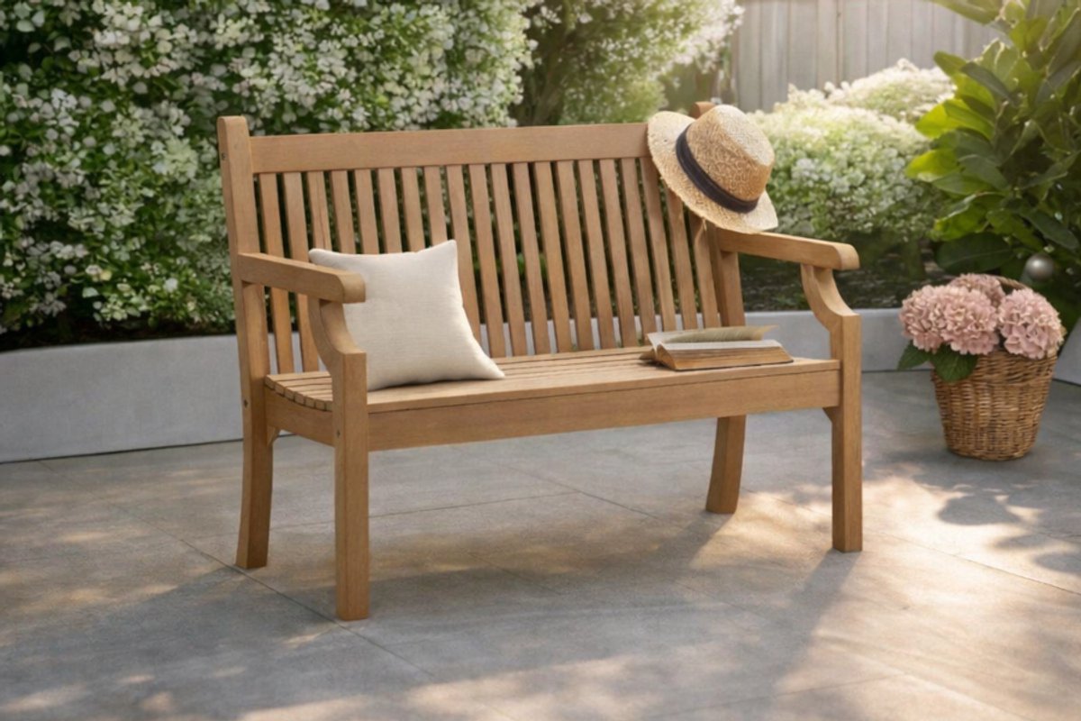 Rockwood® Parkbank Sandwick Kunststof - New Teak 1.20m 1.20m Montage op locatie. Extra gemak en vakkundige service Naturel