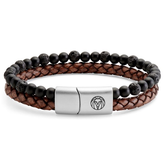 Dubbele armband met bruin gevlochten leer en zwarte lavasteen kralen, met metalen sluiting met leeuwenlogo.