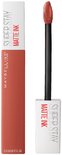 Maybelline Super Stay Matte Ink lipstick in de kleur "Amazonian", een matte nude-bruine kleur.