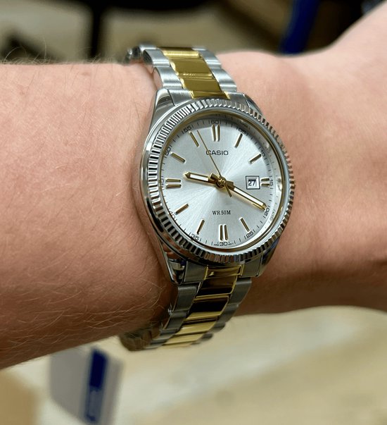 Twee Nieuwe Casio G-Shock Horloges Met Metalen Lunette En Kleurrijke Wijzerplaten Op Komst.1113992.0