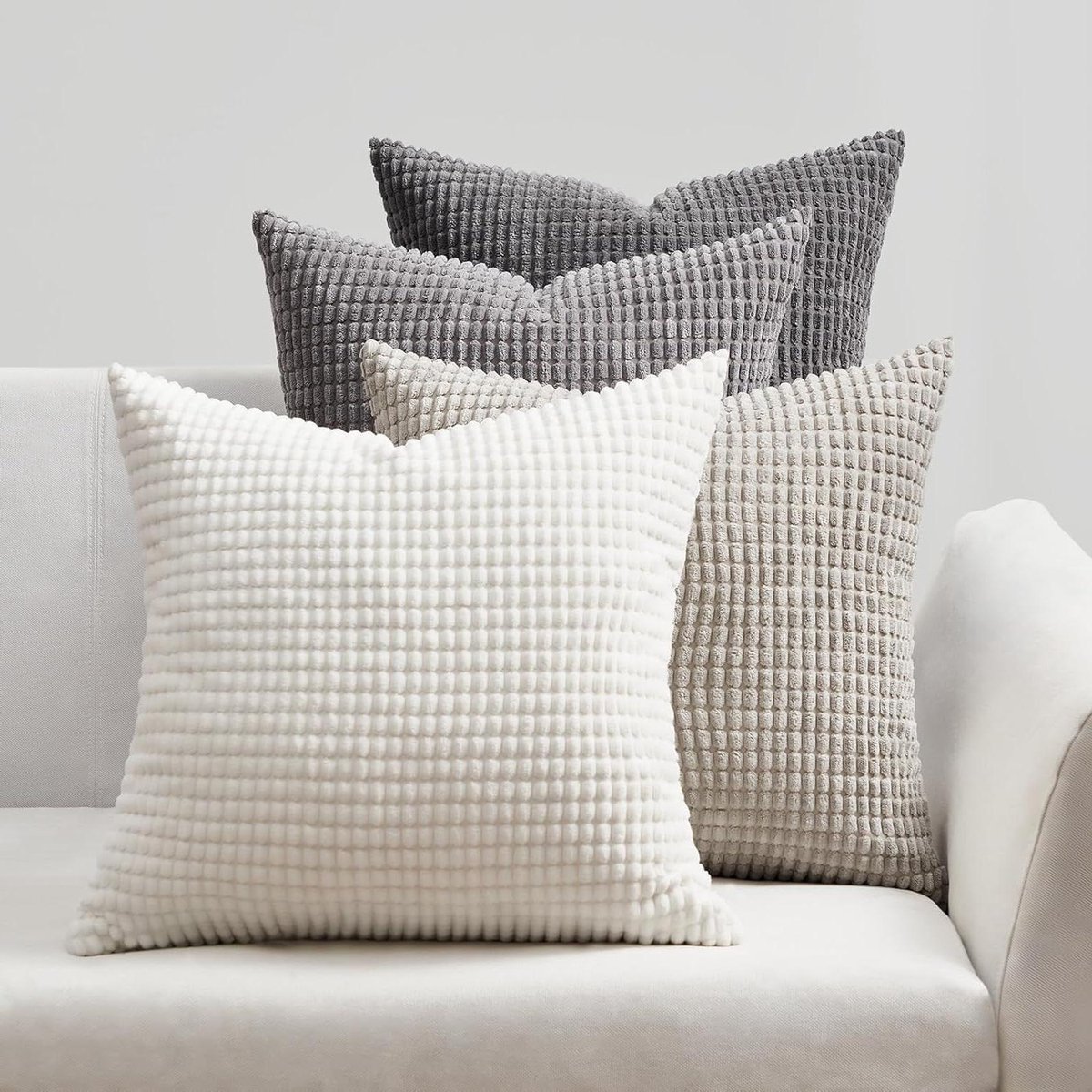 Woonkamer kussens set van 2, Scandinavisch design, vierkant formaat, pluizig en dubbelzijdig, Cheryl patroon - zacht en comfortabel - 75x45cm.