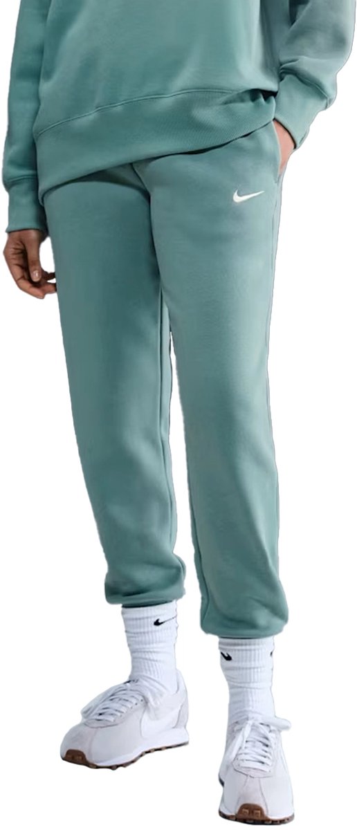 Nike g nsw trend flc cf pant in de kleur . Groen