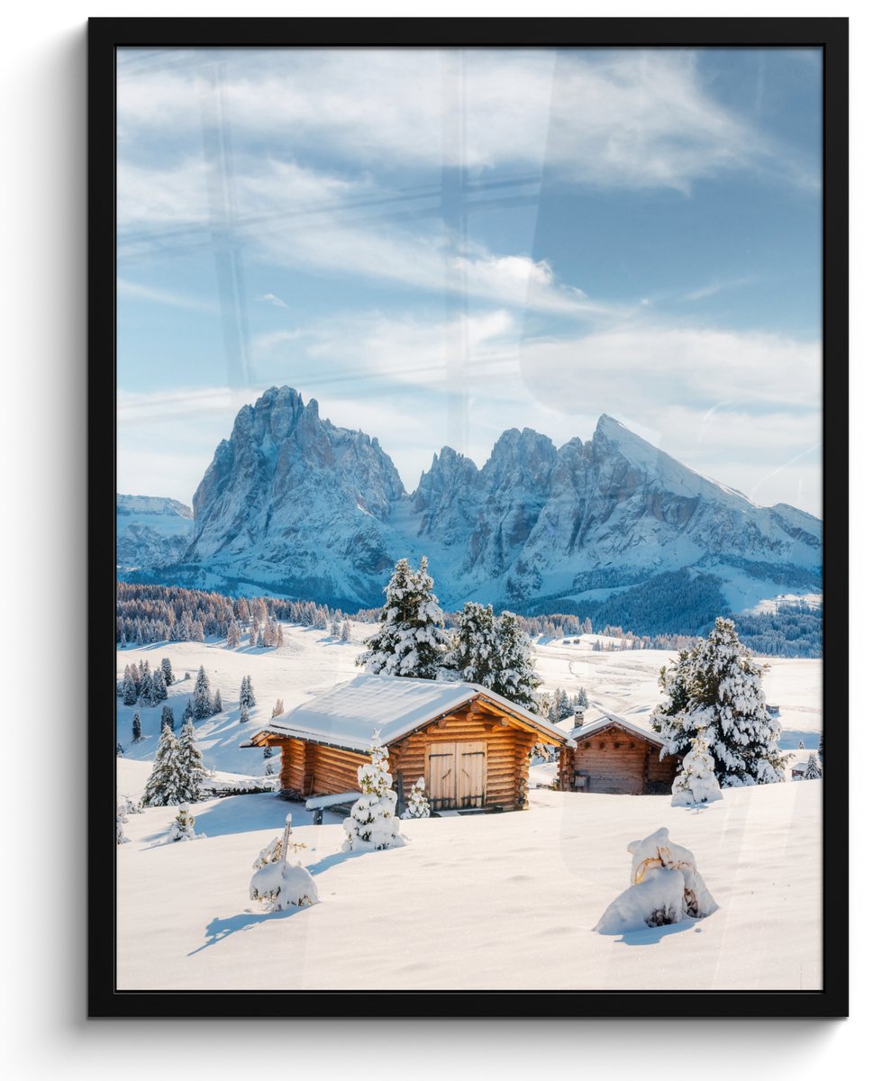 FrameYourWall Poster in lijst - Fotolijst 50x70 cm - Posters - Winter - Huisje - Bergen - Uitzicht - Sneeuw - Posterlijst zwart - Decoratie - Wanddecoratie woonkamer - Muurdecoratie slaapkamer