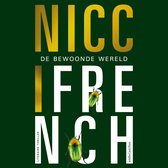 Boekomslag 'Nicc' met goudkleurige tekst en twee groene kevers. 'De bewoonde wereld' staat boven 'Nicc'.