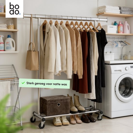 Kledingrek met kleding, in een wasruimte naast een wasmachine. De tekst zegt: Sterk genoeg voor natte was.