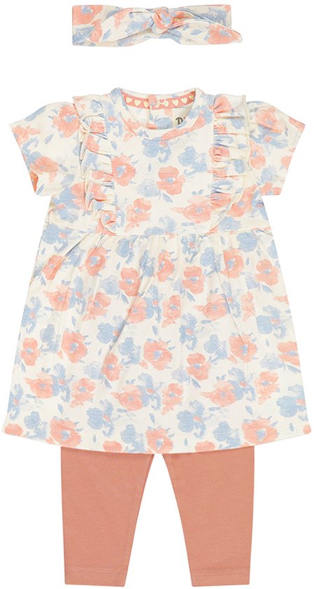 Een witte kledingset met bloemenprint, bestaande uit een jurk met ruches en legging in perzik kleur.