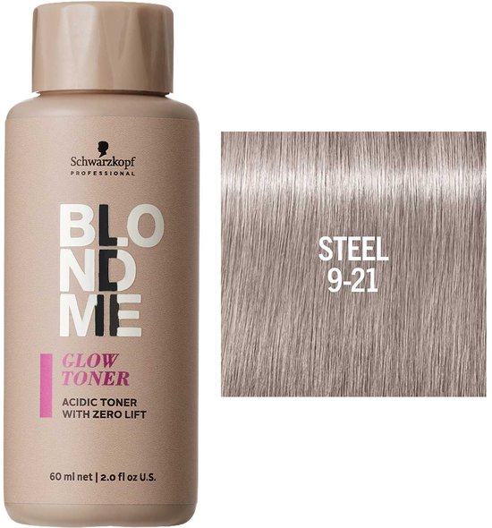 Beige fles Schwarzkopf Blond Me Glow Toner naast een streng haar in de kleur "STEEL 9-21".
