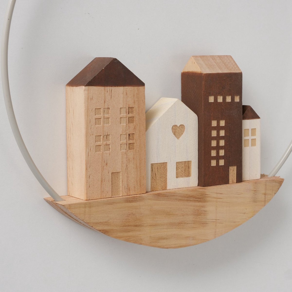 Decoratieve hanger met huisjes dia 25cm