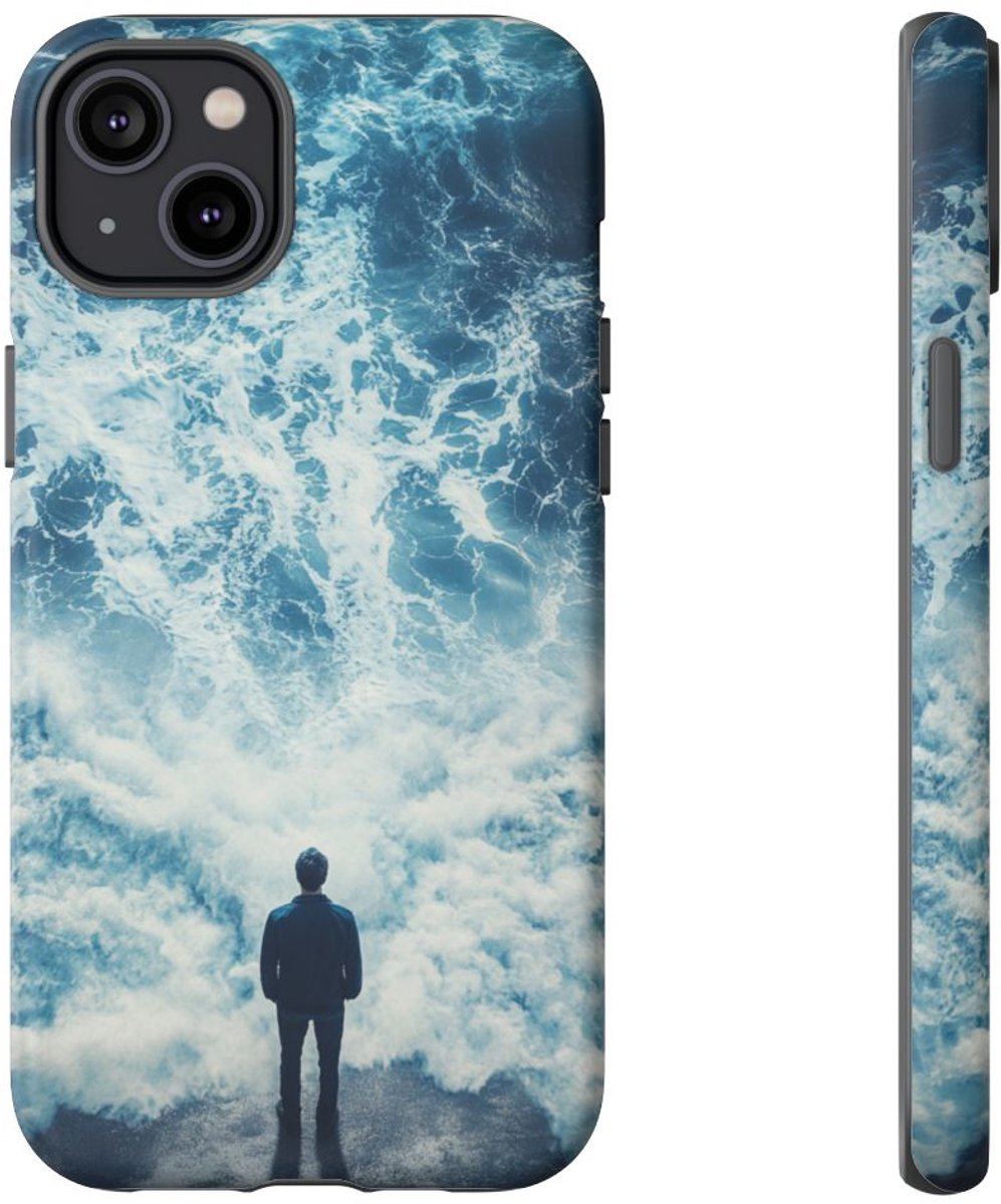 Man Tegenover Oceaangolven – Telefoonhoesje Geschikt voor iPhone 14 Plus