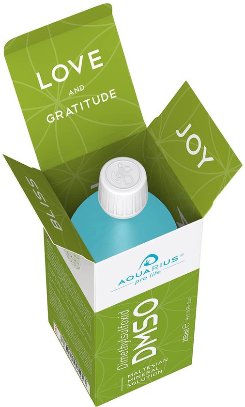 Turquoise fles in een open groene doos met de tekst 'LOVE', 'JOY' en 'GRATITUDE'.