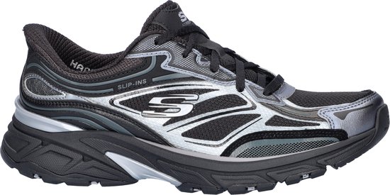 Zwarte Skechers sneaker met zilverkleurige details en 'Slip-ins' logo.