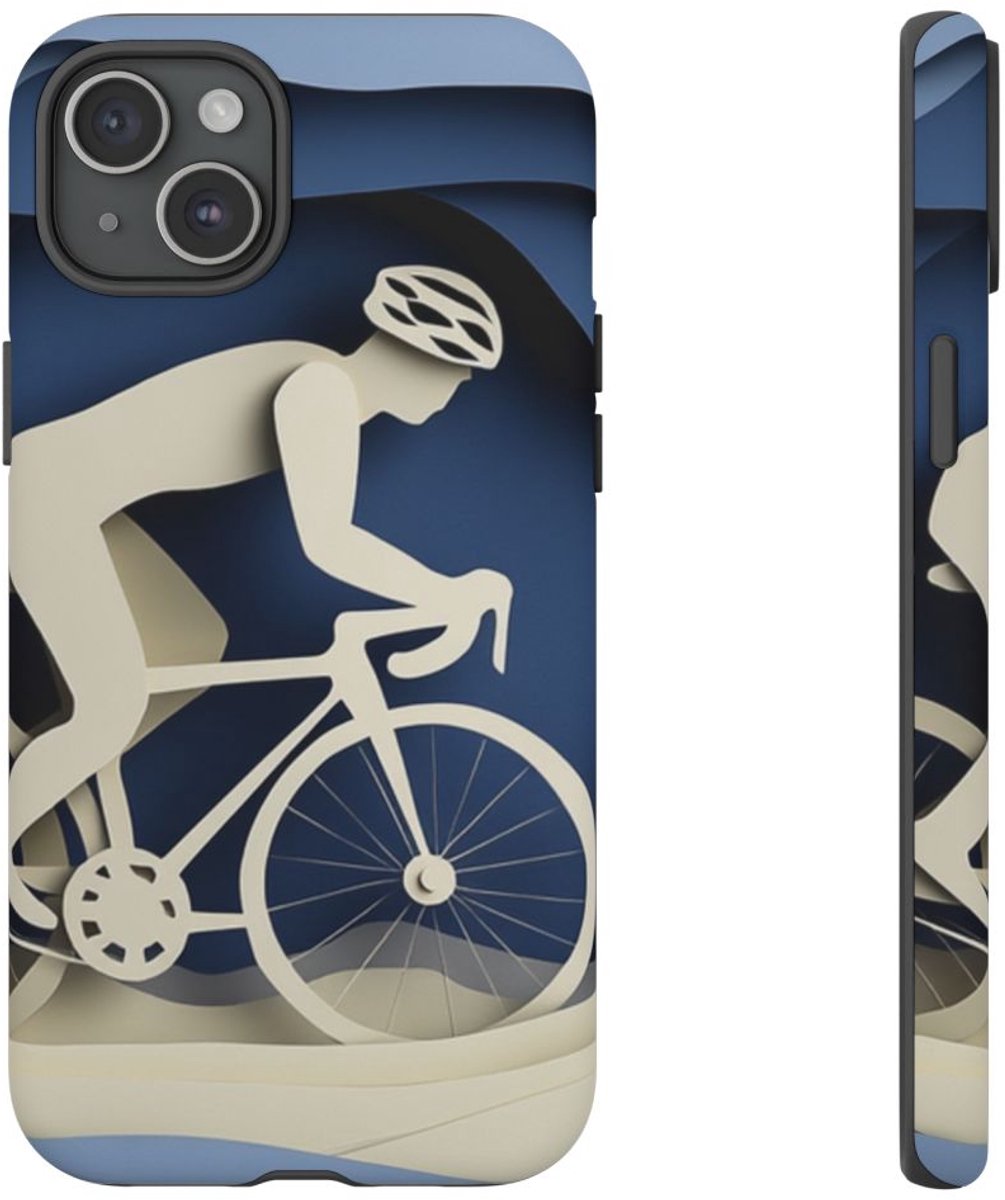 Papieren Fietser op Blauwe Landschap – Telefoonhoesje Geschikt voor iPhone 15 Plus