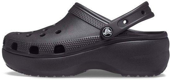Zwarte Crocs Classic Platform Clog, profiel van de zijkant, met band om de hiel.