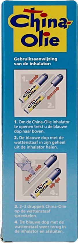 Gebruiksaanwijzing inhalator China Olie. Illustraties tonen hoe de blauwe dop eraf te halen, wattenschijfje te verwijderen, te bevochtigen en terug te plaatsen.