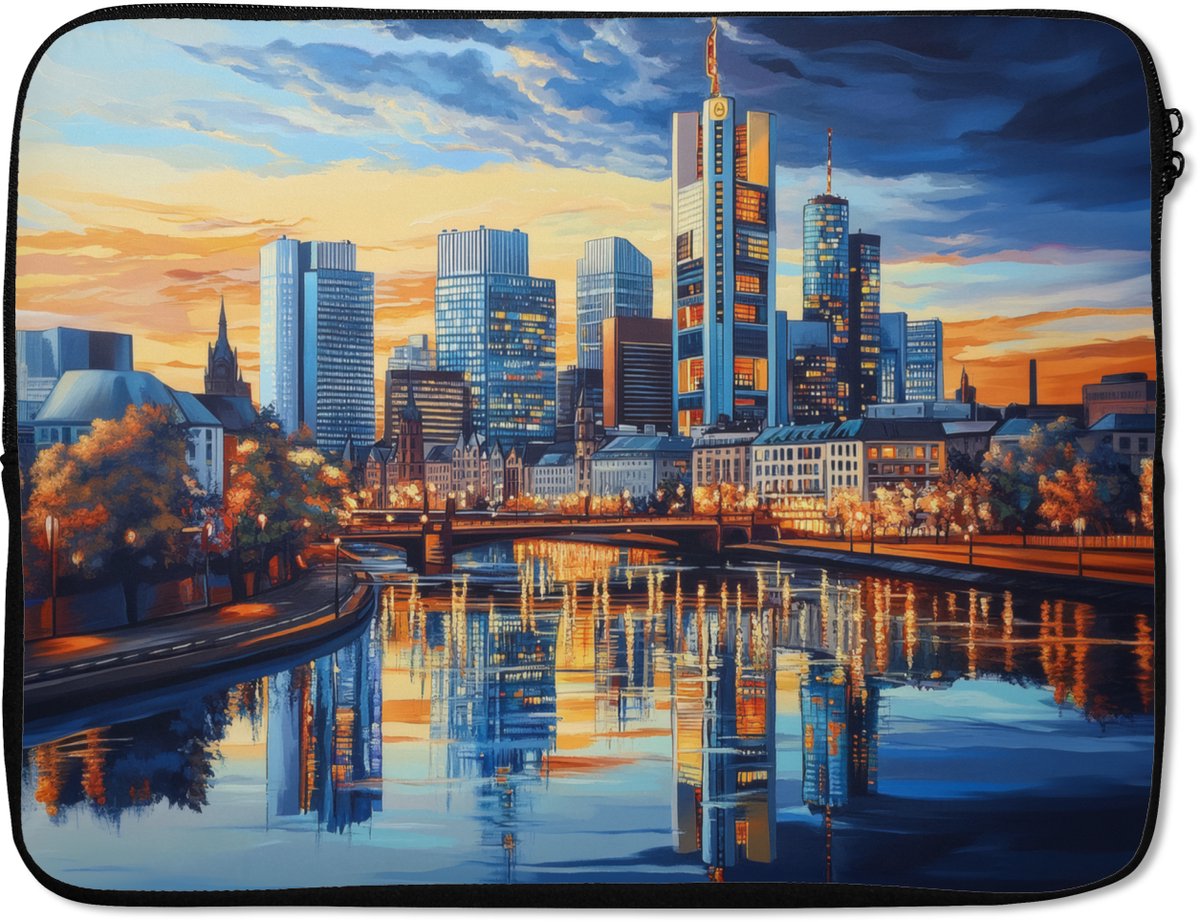 Laptophoes 15.6 inch - Zonsondergang Frankfurt - Stad - Skyline - Water - Laptop sleeve - Binnenmaat 37x26 cm - Zwarte achterkant