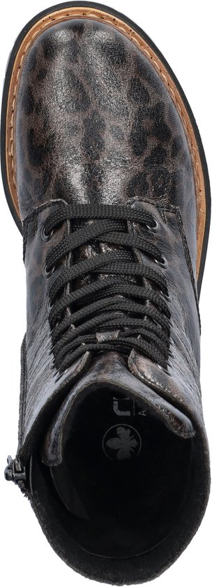 Bovenaanzicht van bruine veterboot met panterprint, rits en zwarte zool.