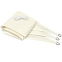 Gevouwen crème driehoekig schaduwdoek met touw en drie D-ringen.