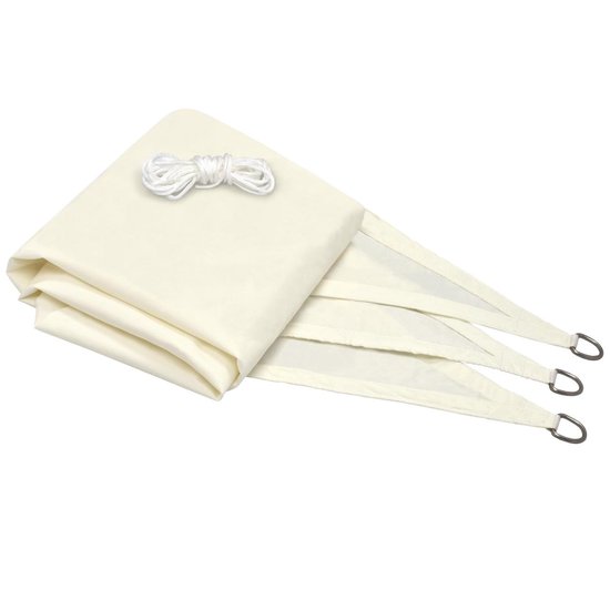 Gevouwen crème driehoekig schaduwdoek met touw en drie D-ringen.