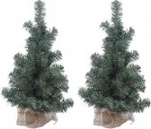2x Kleine kerstbomen met jute zak 60 cm - kleine kerstbomen