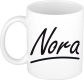 Nora naam cadeau mok / beker sierlijke letters - Cadeau collega/ moederdag/ verjaardag of persoonlijke voornaam mok werknemers