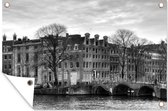 Tuindecoratie Amsterdamse gracht in de winter - zwart wit - 60x40 cm - Tuinposter - Tuindoek - Buitenposter