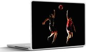 Laptop sticker - 11.6 inch - Twee basketbalspelers die naar de bal springen - 30x21cm - Laptopstickers - Laptop skin - Cover