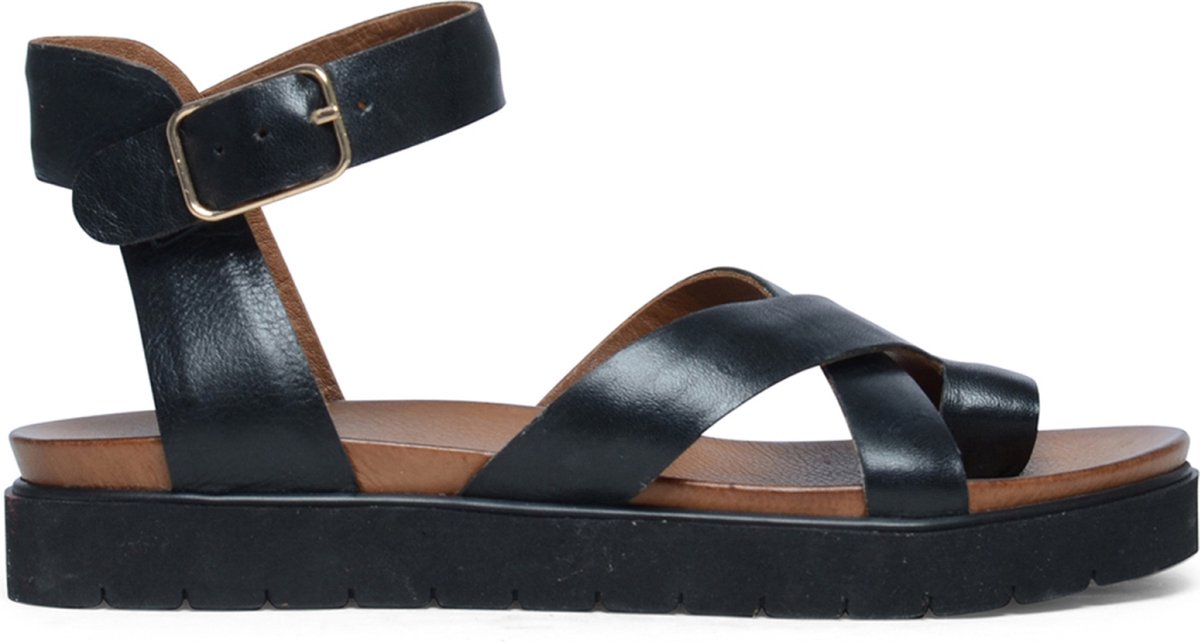Manfield - Dames - Zwarte leren plateau sandalen met gespsluiting - Maat 42