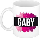 Gaby  naam cadeau mok / beker met roze verfstrepen - Cadeau collega/ moederdag/ verjaardag of als persoonlijke mok werknemers