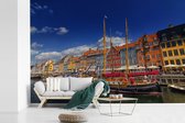 Papier peint Papier peint photo en vinyle - Maisons colorées sous un ciel clair à Nyhavn largeur 330 cm x hauteur 220 cm - Tirage photo sur papier peint (disponible en 7 tailles)