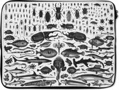 Laptophoes 15 inch 38x29 cm - Vissen illustratie - Macbook & Laptop sleeve Zwart-wit illustratie van veel soorten vissen - Laptop hoes met foto