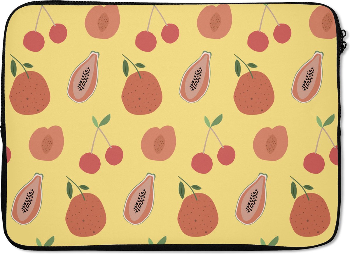 Laptophoes 14 inch - Fruit - Rood - Geel - Patronen - Laptop sleeve - Binnenmaat 33x23 cm - Zwarte achterkant