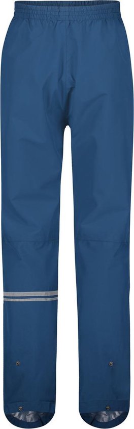 Blauwe regenbroek met reflecterende streep onderaan.
