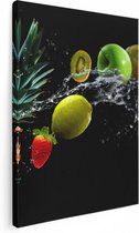 Artaza Canvas Schilderij Fruit Met Water Op Zwart Achtergrond - 30x40 - Klein - Foto Op Canvas - Canvas Print