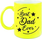 Best Dad Ever cadeau koffiemok / theebeker neon geel 330 ml
