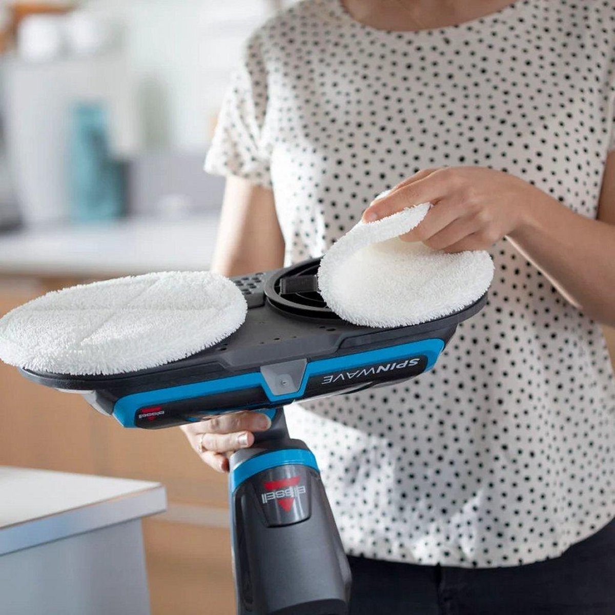 BISSELL SpinWave Cordless Elektrische Dweil - Vloerreiniger voor Harde Vloeren - Sproeidweil met Roterende Pads - Gebruiksvriendelijke Dweilvloerreiniger - Dweilapparaat - Mop voor Harde & Houten Vloeren - Wendbaar Dweilsysteem - 2240N – foto 7