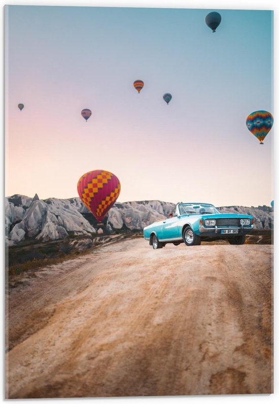 Acrylglas - Luchtballonnen met Blauwe Auto - 40x60cm Foto op Acrylglas (Wanddecoratie op Acrylglas)