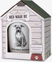 Mok - Hond - Cadeau - Staffordshire Bullterrier - Gevuld met een verpakte toffeemix - In cadeauverpakking met gekleurd lint