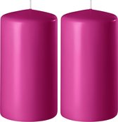2x Fuchsia roze cilinderkaarsen/stompkaarsen 6 x 15 cm 58 branduren - Geurloze kaarsen fuchsia roze - Woondecoraties